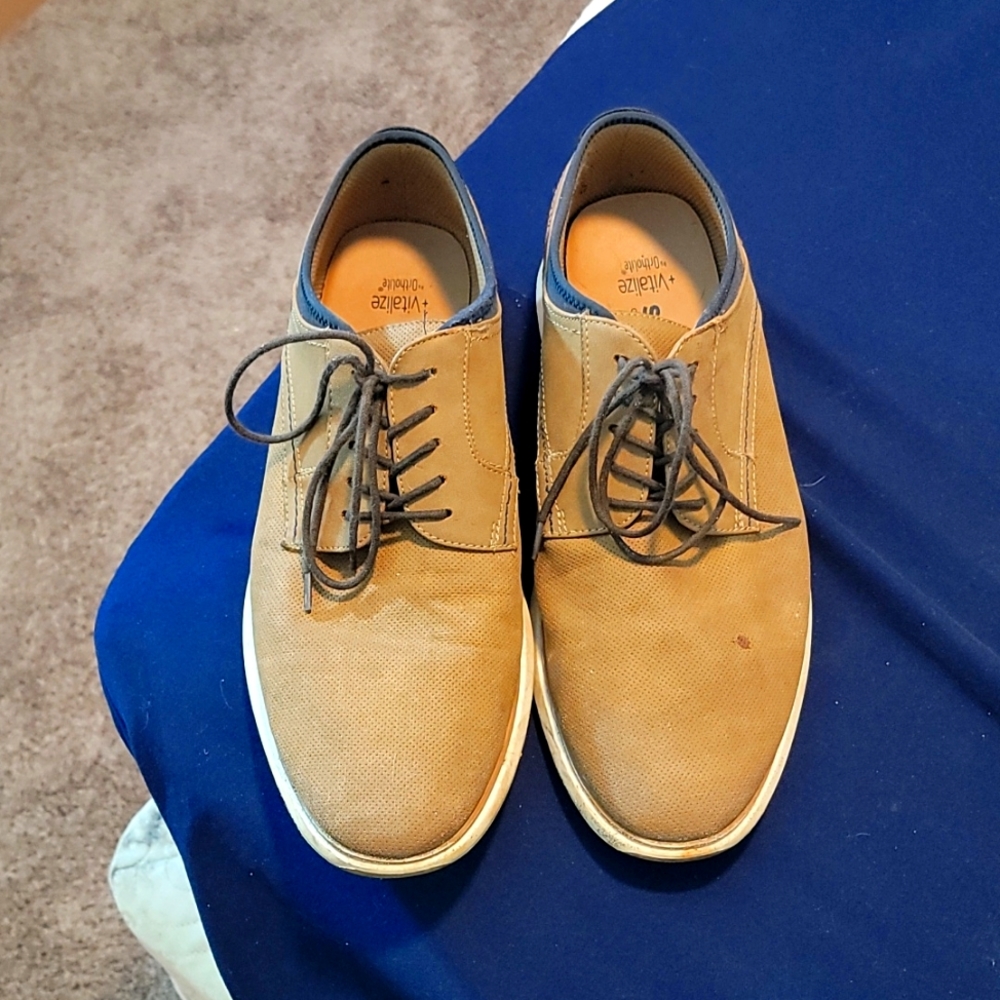 Dress shoes